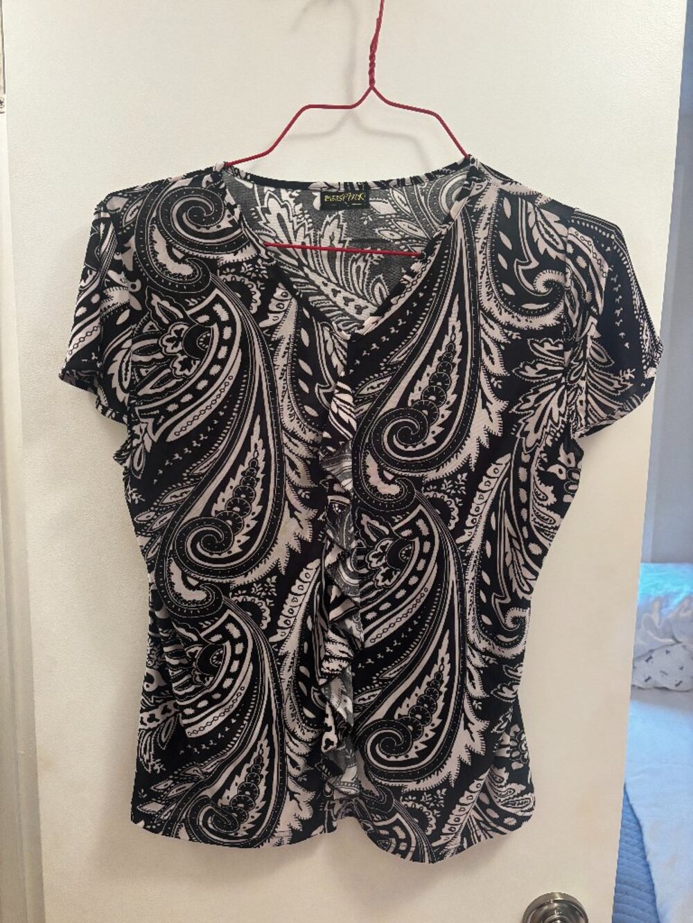 Paris Pink Paisley Print Top in Black & White V-Neck Size XXL